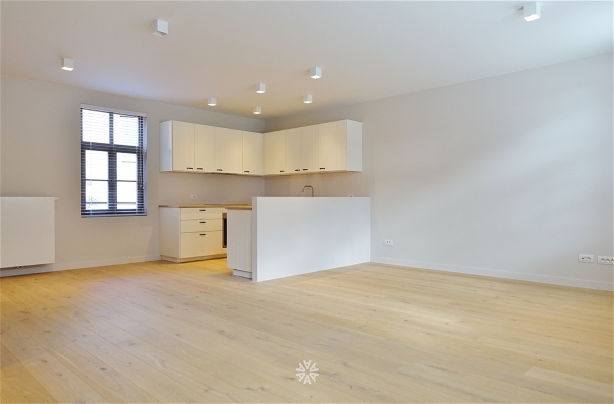 Nieuwbouw twee slaapkamer appartement te huur in centrum Gent - foto 2