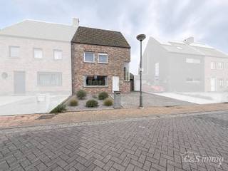 Deze energiezuinige, lichtrijke halfopen bebouwing ligt in een rustige, doodlopende straat, op wandelafstand van het centrum van Zandvliet. Met haar vernieuwde keuken en badkamer, ruime slaapkamers en aangename tuin biedt deze instapklare woning alle comfort voor het hele gezin.<br />De inkomhal met gastentoilet en handenwasser leidt naar de ruime woon- en eetkamer van circa 40 m². Aansluitend bevindt zich de vernieuwde open keuken met keukeneiland, volledig uitgerust met een inductiekookplaat, dampkap, vaatwasser, oven, microgolfoven en koelkast met aparte diepvriezer. Vanuit zowel de keuken als de woonkamer geven schuiframen rechtstreeks toegang tot het terras en de tuin.<br />Op de eerste verdieping bevinden zich drie slaapkamers (ca. 15, 12 en 12 m²), afgewerkt met een laminaatvloer. De recent vernieuwde badkamer beschikt over een inloopdouche, een dubbel badkamermeubel en een toilet. Via een vaste trap bereikt u de tweede verdieping, waar een royale masterbedroom van circa 35 m² is ingericht. Deze ruimte kan eenvoudig worden opgesplitst in twee slaapkamers.<br />De ruime garage is voorzien van een automatische poort, een wasmachineaansluiting en een thuisbatterij voor de opslag van de energie van de zes zonnepanelen. Verder beschikt de woning over airconditioning in de woonkamer, rolluiken in de slaapkamers en een conforme elektrische installatie.<br />Buiten geniet u van een gezellige tuin met een riant terras.