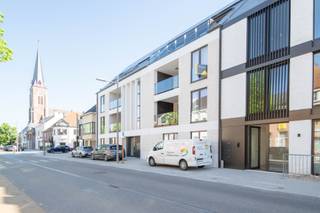 Nieuwbouwappartement met 2 slaapkamers in hartje Sint-Gillis-Waas! Dit betreft een nieuwbouw appartement met 2 slaapkamers, ruime leefruimte, leuk...