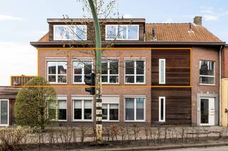 Dit groot, instapklaar appartement is gelegen op de eerste verdieping van een klein blokje in het centrum van Putte. Winkels, openbaar vervoer...