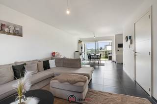 Dit instapklare appartement met terras ligt zeer centraal vlakbij het centrum van Bilzen.Gelegen op de tweede verdieping in een verzorgd gebouw met...
