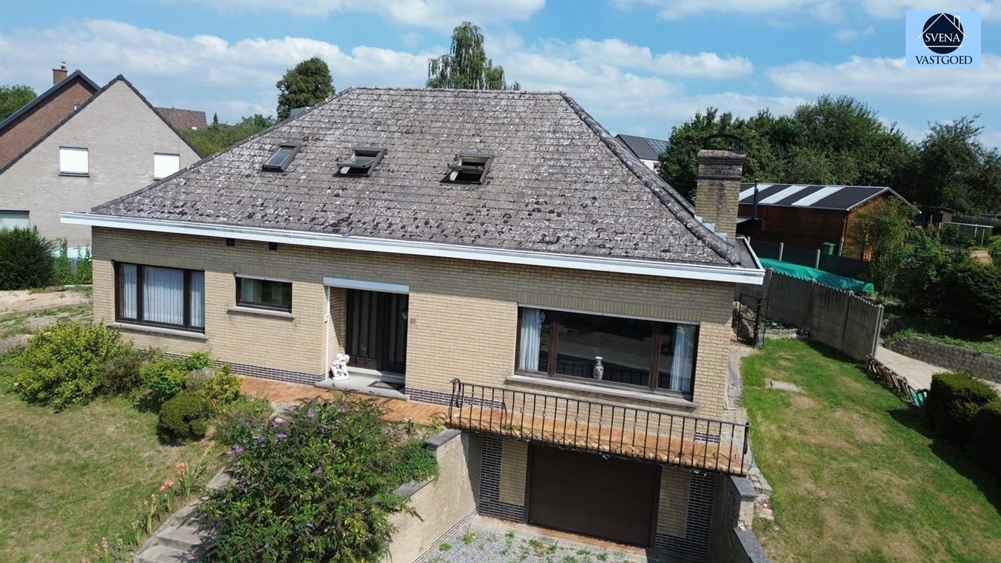 RUIME WONING MET 4 SLAAPKAMERS EN GARAGE IN RUSTIGE OMGEVING - foto 1