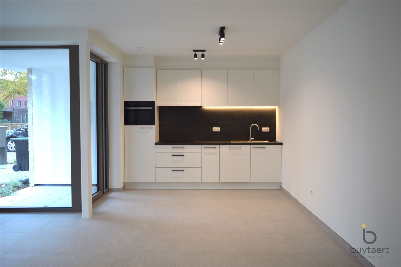 Gelijkvloers appartement met 1 Slaapkamer te Zoersel. - foto 2