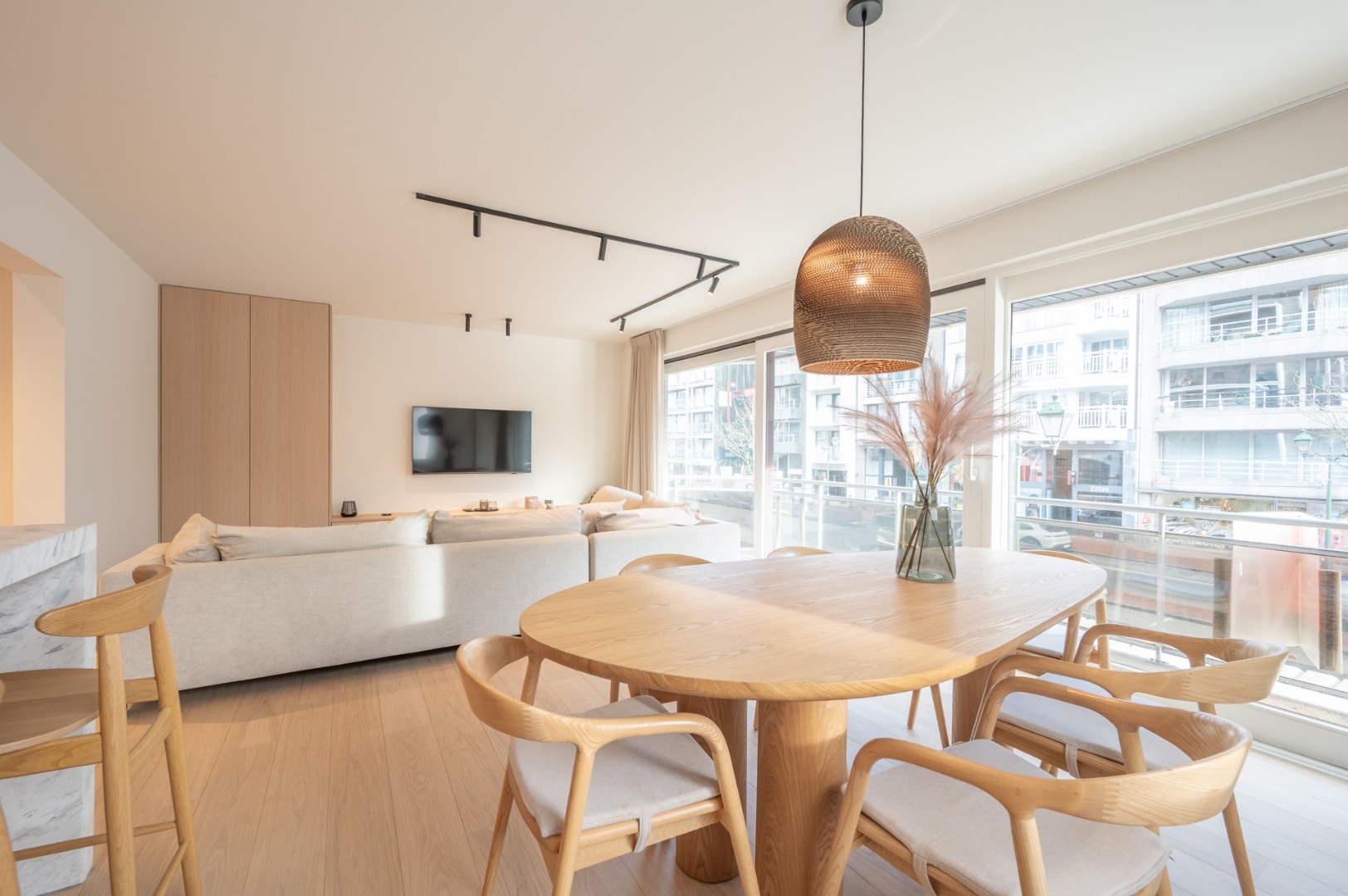 Volledig gerenoveerd hoekappartement, optimaal gelegen aan de Lippenslaan Te Koop - foto 5