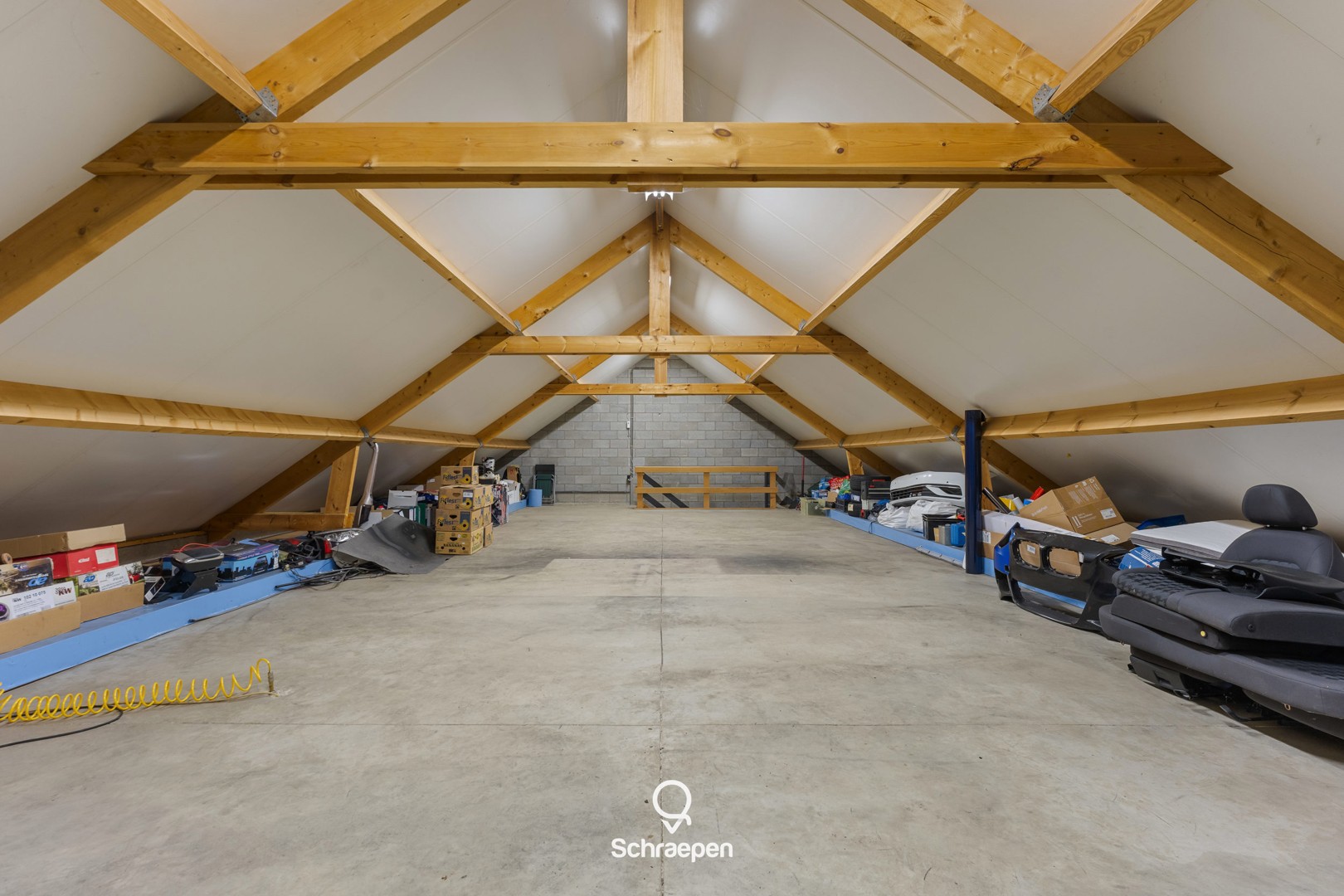 Uitstekend gelegen handelspand (305 m²) met véél parkeergelegenheid/buitenruimte te Zonhoven! - foto 3