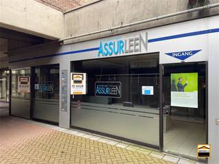 Gunstig gelegen handelsruimte van 167m², nabij het centrum van Sint-Truiden Dit handelspand treffen we aan binnen shopping Cicindria, nabij het...