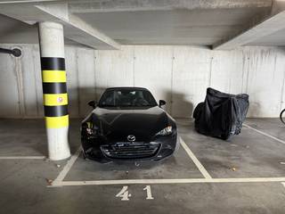 In de Residentie Prinsenhof bieden wij twee ondergrondse autostaanplaatsen te koop aan, ideaal als investering of voor eigen gebruik. De...