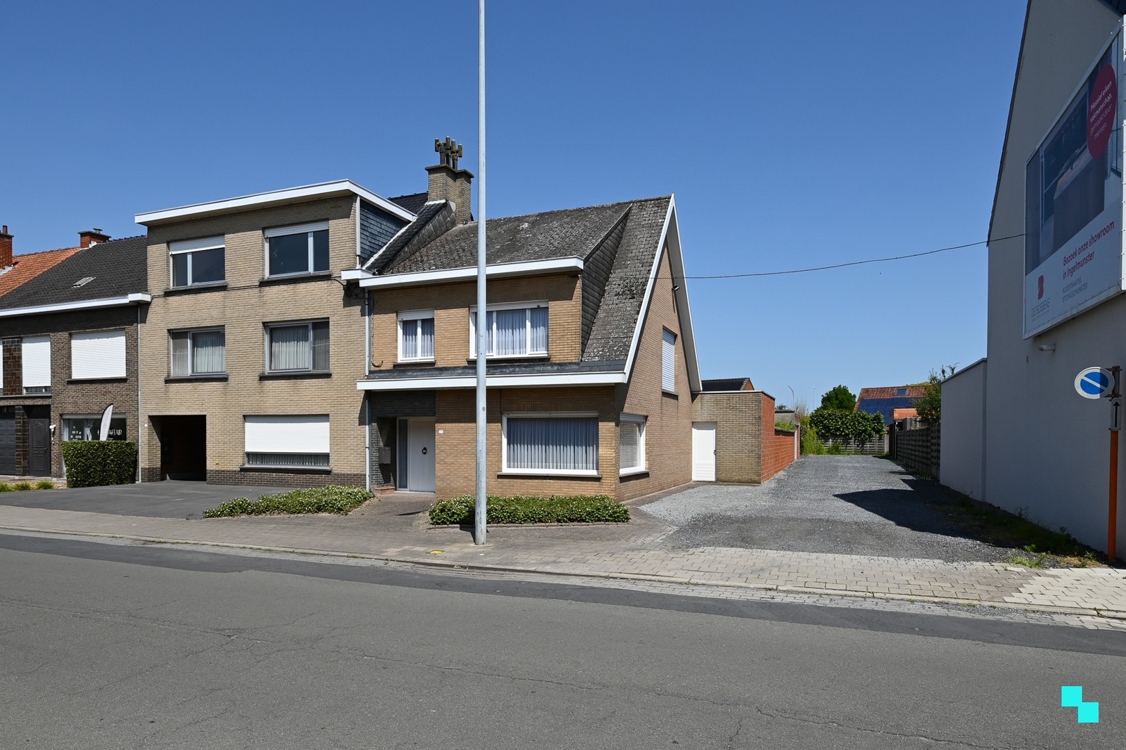 Gunstig gelegen woning met uitweg achteraan te Izegem - photo 2