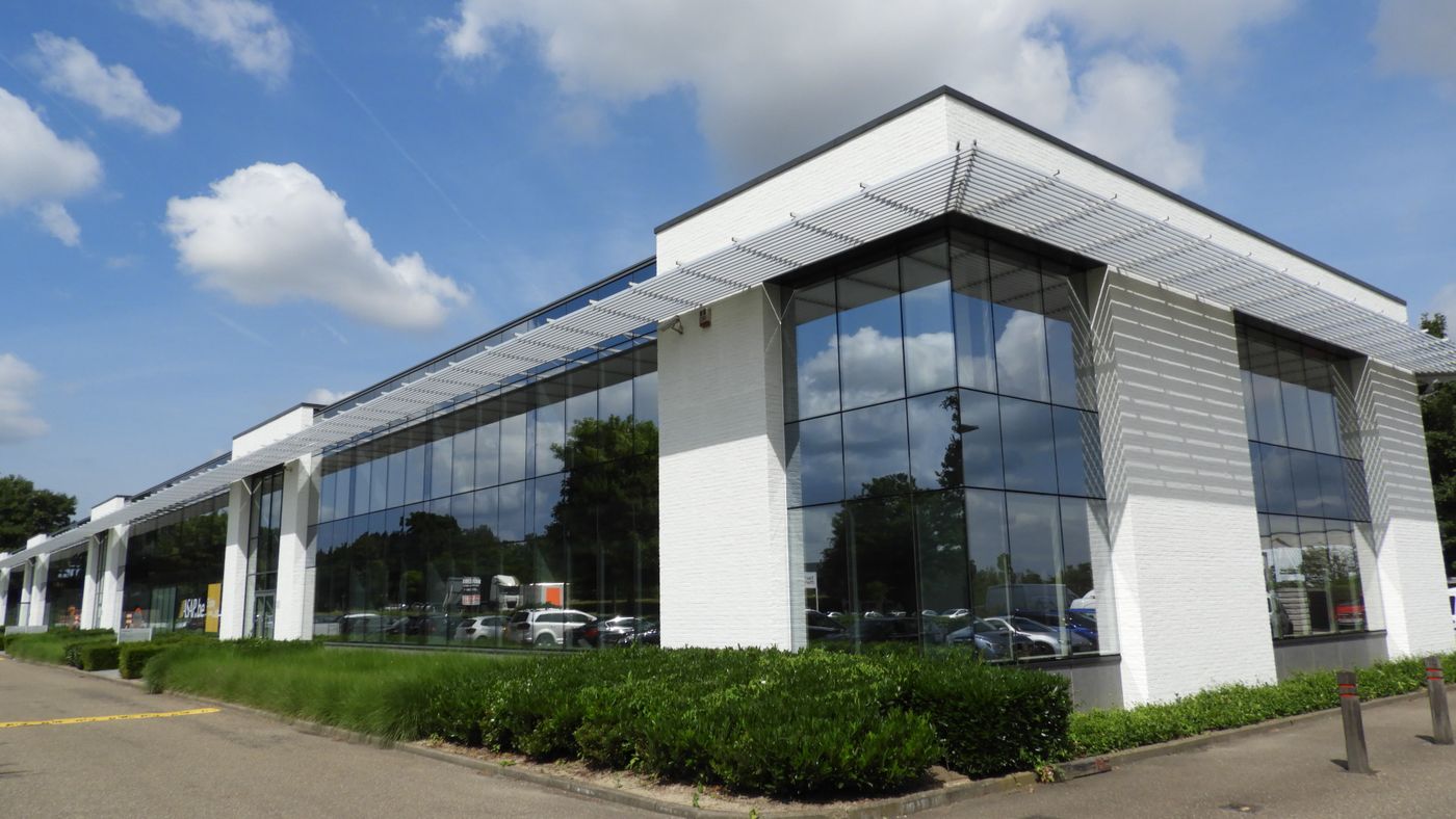 229 m² of light-filled office space along the bustling Leuvensesteenweg - photo 1