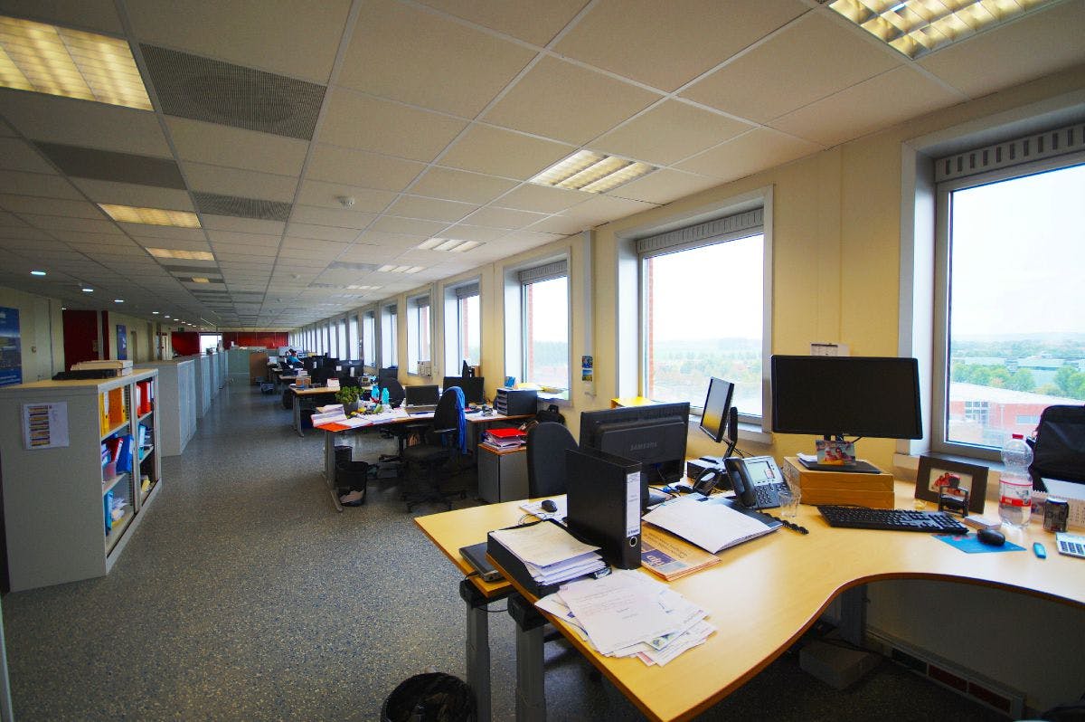 Office for rent in Ypres - photo 1