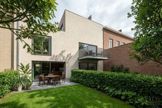 <h3>Wonen in een icoon van Gistel uniek!</h3>
<p><strong>koop aan het voordelige btw-tarief van 6%</strong></p>
<p>Residentie SILO geeft de voormalige graansilo's aan de Vaartstraat een nieuw leven. Dit<b> iconische</b> gebouw, jarenlang een herkenningspunt bij het binnenrijden van Gistel, wordt met respect voor zijn industriële erfgoed omgevormd tot een <b>exclusief woonproject</b>. Wonen in een <b>UNIEK </b>gebouw, geen doorsnee appartementsgebouw!</p>
<p>www.residentie-silo.be<br />Meer info 050 33 59 03 / info@yess-vastgoed.be</p>