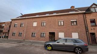 In een autoluwe woonwijk nabij centrum bieden wij u dit uiterst verzorgd, ruim gelijkvloers appartement met 2 slaapkamers in een kleine...