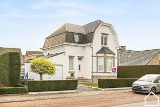 Deze alleenstaande woning met 3 slaapkamers, garage en tuin bevindt zich op een topligging en biedt tal van troeven....Bekijk via deze link alvast de...