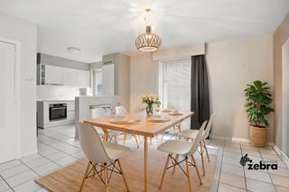 Ontdek dit instapklaar appartement gelegen in Roeselare. Het appartement bevindt zich nabij het bruisende stadscentrum. Bovendien zijn...