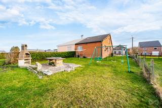 À vendre – Maison 4 chambres avec jardin à Bonneville (Andenne)Située dans un environnement paisible et verdoyant, cette maison fonctionnelle,...