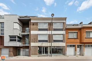Op een uitstekende locatie in het hart van Putte bevindt zich deze woning met polyvalente ruimte op het gelijkvloers en met bovenliggende woonst...