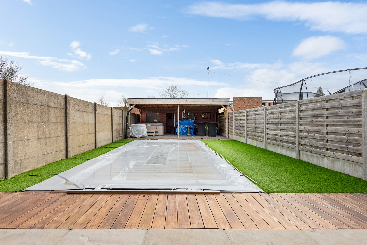 Tof gelijkvloers appartement met 2 slaapkamers, tuin en zwembad - foto 3
