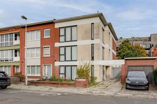 Vergund appartementsgebouw bestaande uit 3 verhuurde 3 slk appartementen + 1 garagebox in Deurne! Ontdek deze unieke kans in een kleinschalig gebouw...