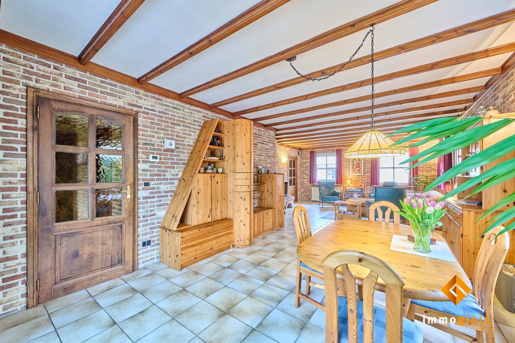 Verrassend ruime woning met 5 slaapkamers en een vrijstaand bijgebouw van 95 m²! - foto 4