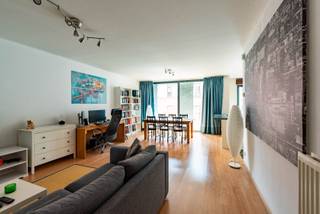 Locatie:Topligging op het Zuid, in een zijstraat van het prachtig nieuw aangelegde Zuidpark en het KMSKA.Een heerlijke plek om te vertoeven! Met alle...