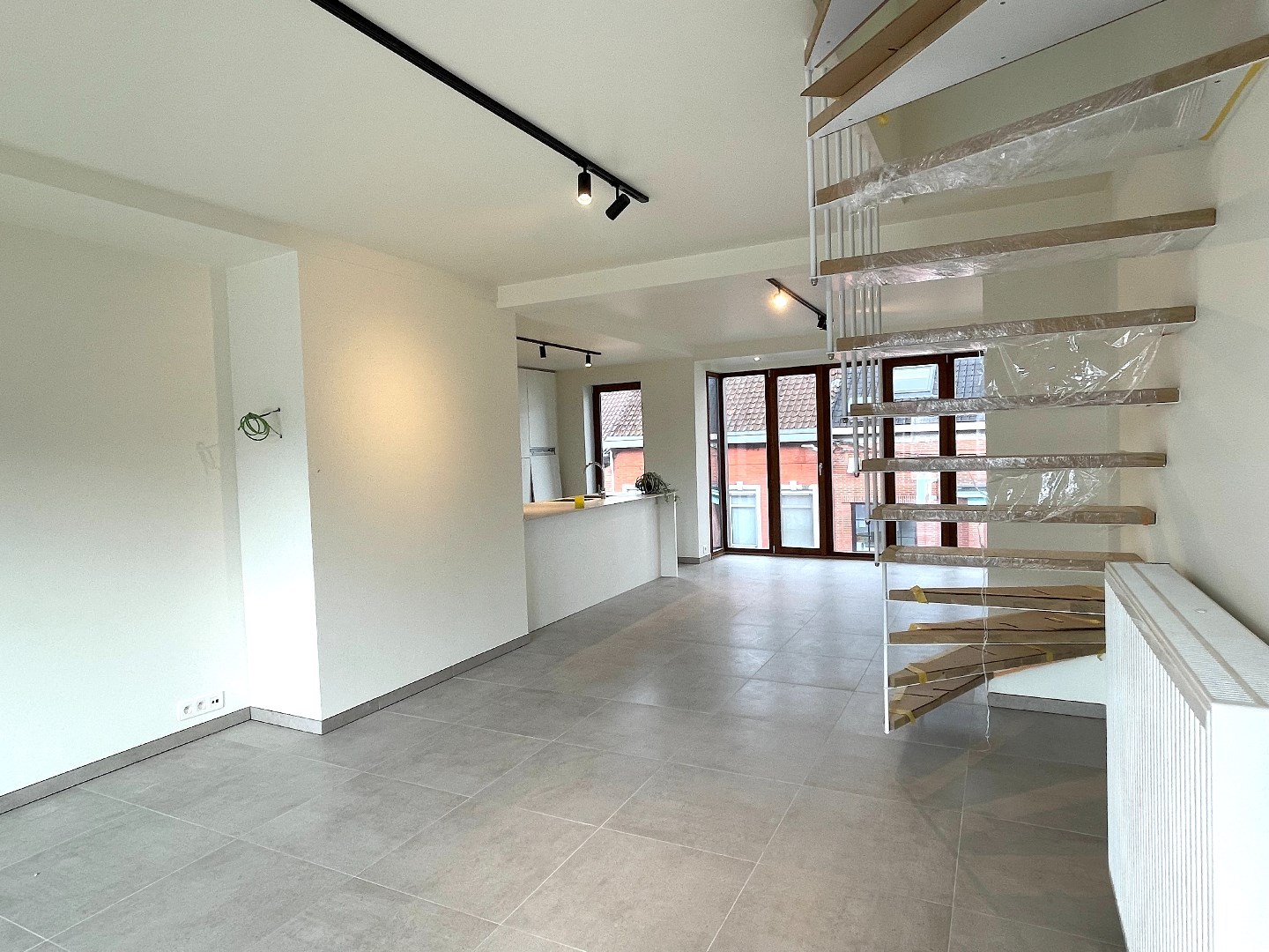 Prachtig, lichtrijk duplex-appartement in hartje Wevelgem! - foto 4