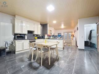 Ruime, solide woning te koop in Brakel instapklaar en centraal gelegenIn Brakel bevindt zich deze verrassend ruime en degelijke woning, ideaal voor...