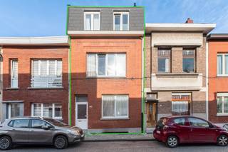 Dit opbrengsteigendom is gelegen in de Van Dornestraat, gelegen in de buurt van winkels, scholen, openbaar vervoer en invalswegen.Het gebouw bestaat...