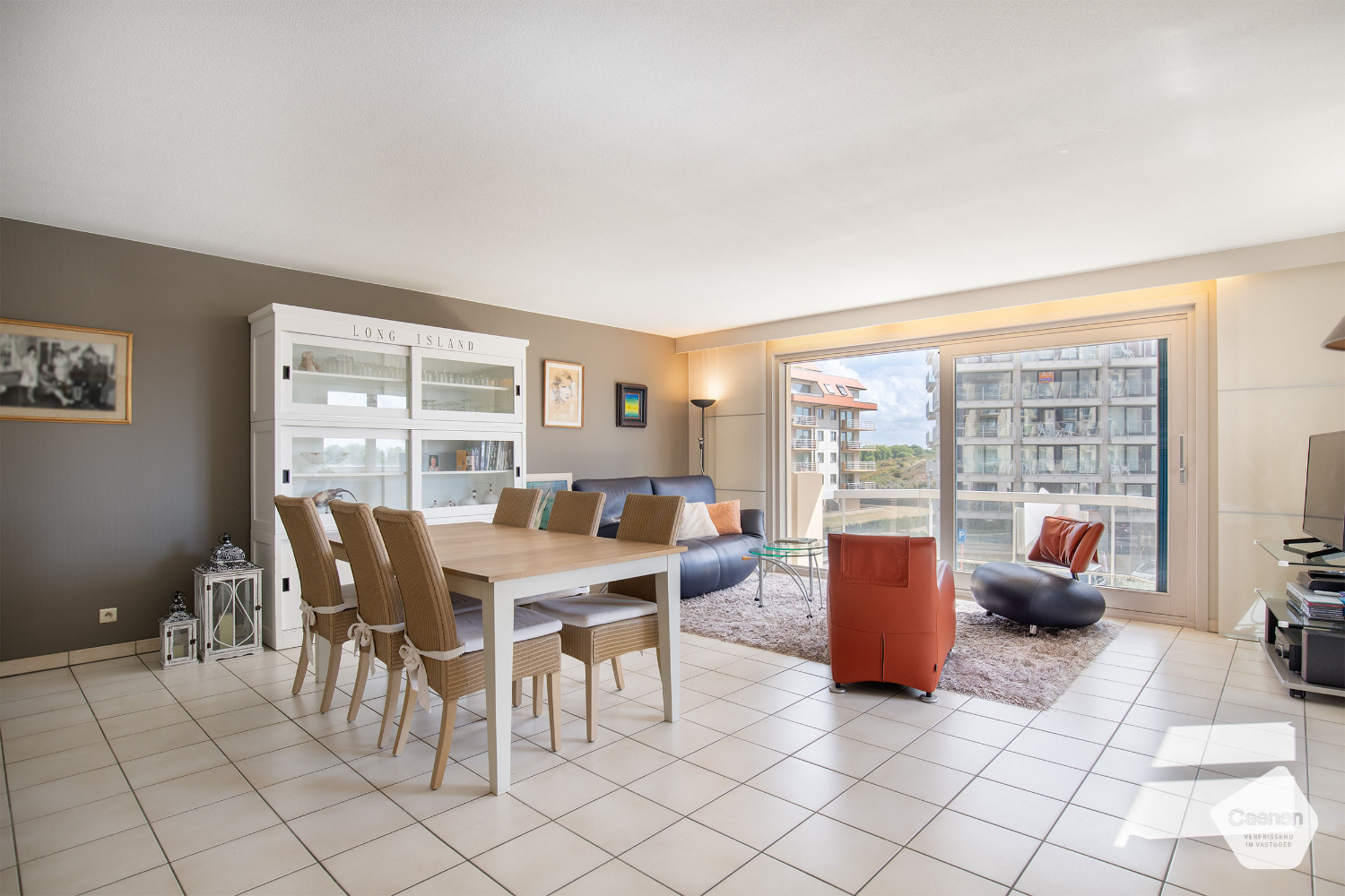 Zeer ruim doorzonappartement met 2 slaapkamers + slaaphoek - foto 2