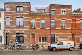 Are you looking for a solid and strategically located investment in the heart of Leuven? This student house, situated within walking distance...