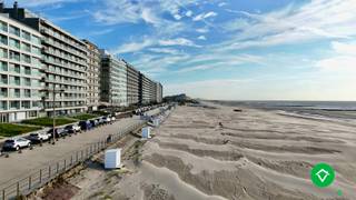 Zeezicht, comfort en topligging in MiddelkerkeDit instapklare appartement met frontaal zeezicht is perfect als vakantieverblijf of tweede woning. Het...