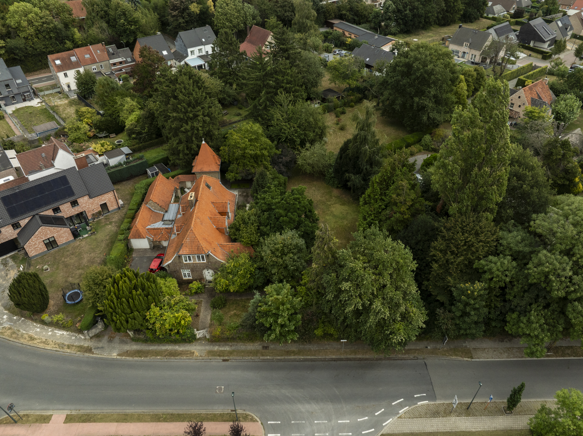 Goed gelegen grond te koop voor een ruime 3 gevel woning - foto 3