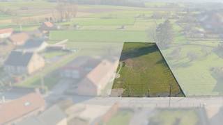 Ben je op zoek naar een rustig gelegen bouwgrond met een prachtig zicht? Dit is jouw kans!<br /><br />Deze bouwgrond bevindt zich in het pittoreske Schorisse, omringd door groen en prachtige verzichten. Bovendien is het perceel pal op het zuiden gericht. Dit zorgt voor veel natuurlijk licht binnenshuis en een stralend zonnetje op het terras of in de tuin. Deze bouwgrond is geschikt voor het bouwen van één open bebouwing of twee half open bebouwingen. Er is bovendien geen bouwverplichting wat ervoor zorgt dat je op eigen tempo jouw bouwproject kan verwezenlijken.<br /><br />Wens je op deze unieke plaats jouw droomwoning te verwezenlijken? Neem snel contact met ons op voor meer info.