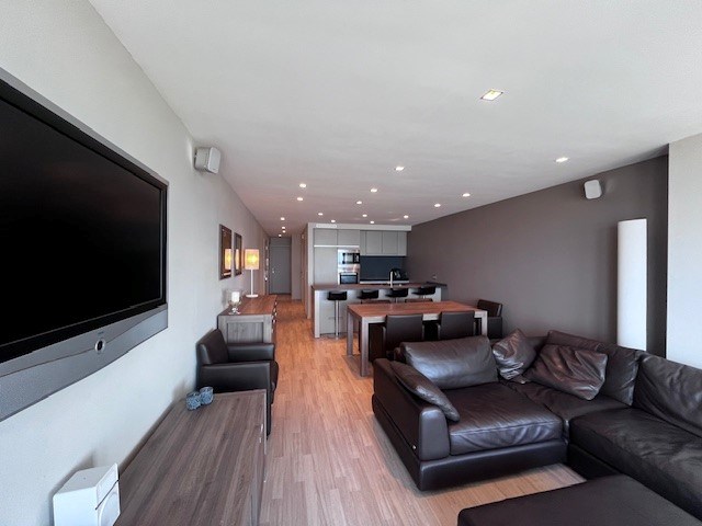 Ruim appartement met frontaal zeezicht. - foto 2