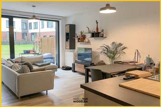 Immo Van Middelem biedt dit lichtrijk en praktisch ingedeeld gelijkvloers appartement te huur aan, gelegen in de nieuwe Erasmus Gardens in...