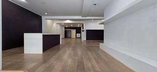 Commercieel handelspand met appartement, studio en ruime garage in hartje HouthalenBel Tom voor een afspraak op het nummer 0468/09 81 97.Ontdek dit...