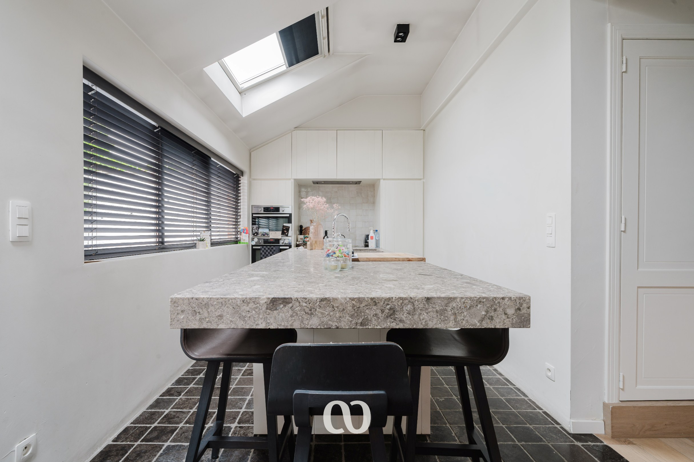 Instapklare woning met tuin en bijgebouw in het centrum van Kruishoutem - foto 5