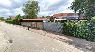 Bouwgrond voor open bebouwing in rustige, doodlopende straat te Mazenzele Deze gunstig gelegen bouwgrond voor een open bebouwing bevindt zich in...