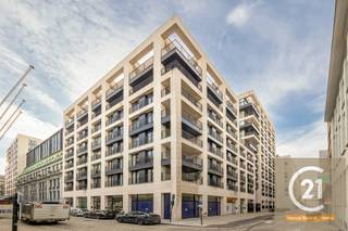 In het bruisende centrum van Brussel, op wandelafstand van de Koninklijke Sint-Hubertusgalerijen, de Muntschouwburg, de Grote Markt en de...