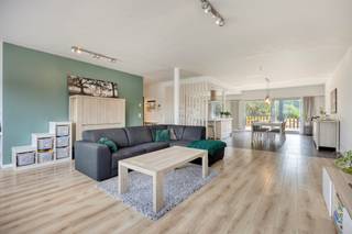 Bent u al een tijdje op zoek naar een appartement dat écht de ruimte biedt die u verdient? Zoek dan niet verder. Dit exclusieve,...