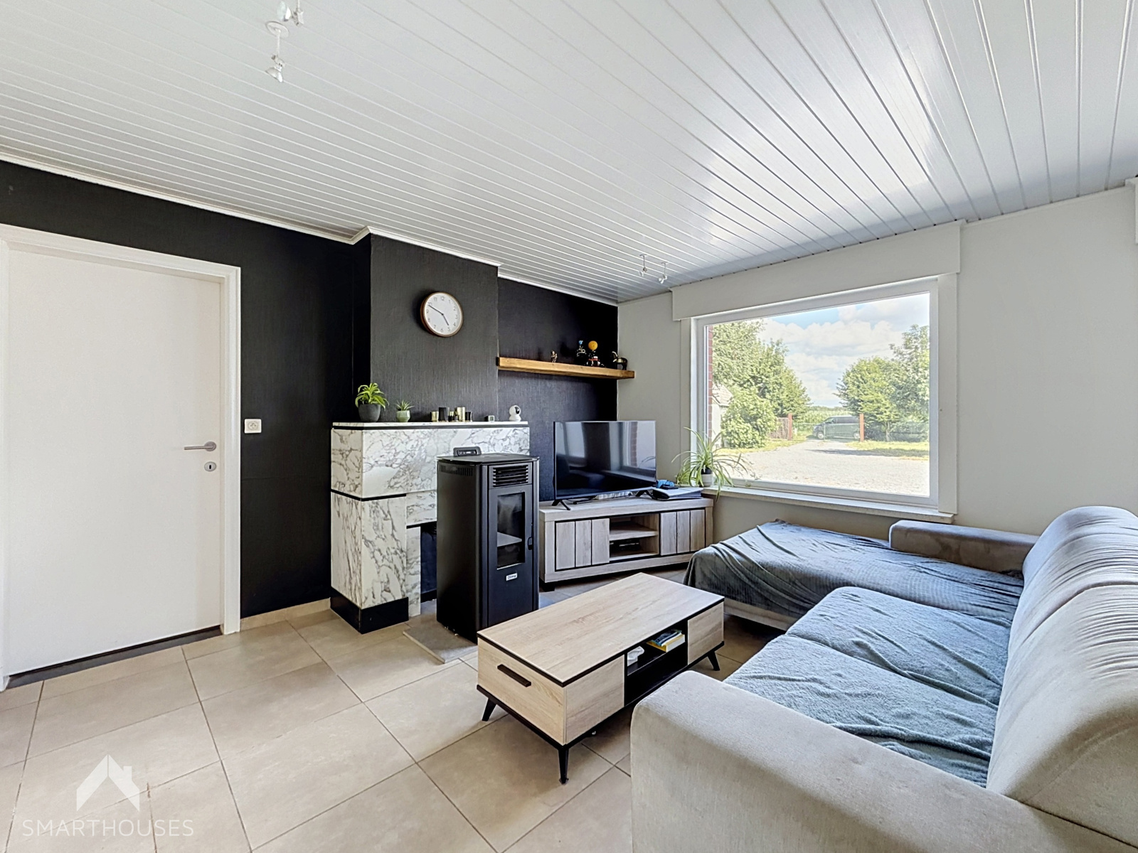 Residentiële hoeve met stallen op 7165 m2  - foto 5