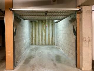 Ondergrondse autostaanplaats in Heverlee, in een zijstraat van de Tiensesteenweg - ter hoogte van de Colruyt. Deze ruime garagebox is gelegen op de...