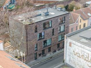 <p><span>Looking for a ready-to-move-in studio in a student residence in a quiet location on the outskirts of Leuven? </span>This ground floor studio of approx. 27 m² in Dekenstraat offers everything a student needs.<br /><br /><span>The studio is sold fully furnished and has private bathroom facilities, a private kitchen and a private terrace, so you can move in comfortably right away.<br /><br /></span>The residence was renovated in 2019, giving it a neat and modern look. <span>Thanks to its quiet location and easy access to the city centre, campuses and all amenities, this is both an ideal place to live and an interesting investment.<br /><br /></span><span>A ready-to-move-in, fully equipped studio in a student residence in a prime location in Leuven.<br /><br /></span><span>Don't miss this opportunity and contact us for an appointment!</span></p>