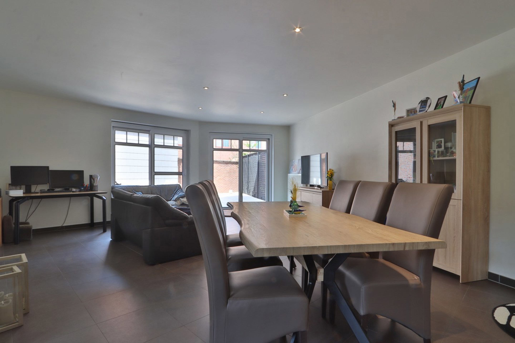 Centraal appartement met 2 slpks, terras en autostaanplaats - foto 5
