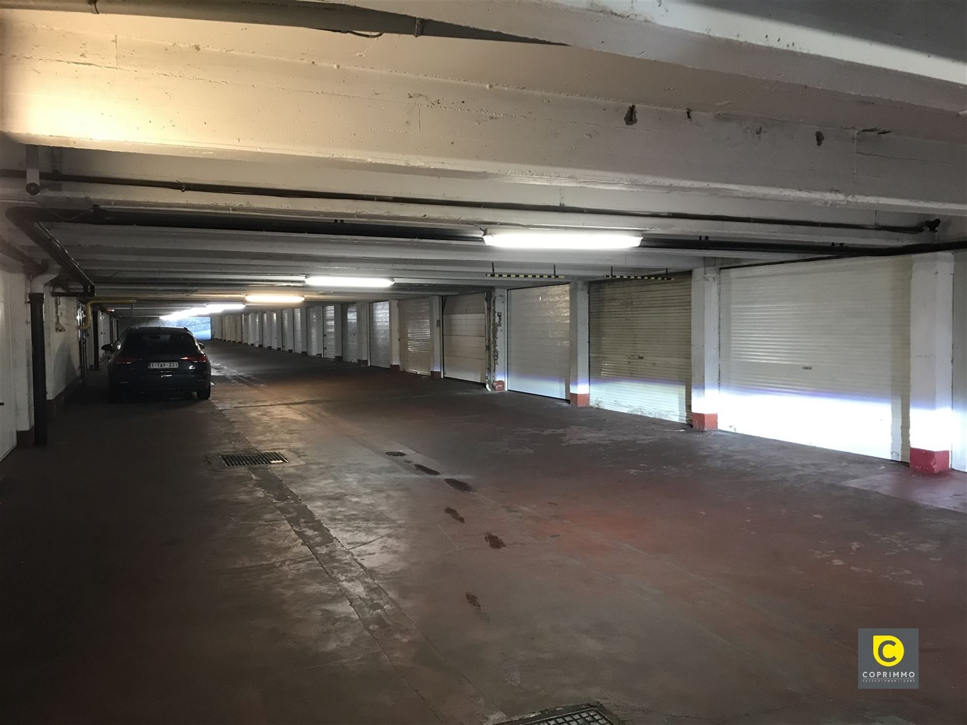 Garagebox met nieuwe poort - foto 3