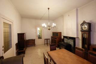 Deze stadswoning heeft heel wat potentieel en vraagt om een grondige renovatie, gelegen in het hart van het centrum en toch in een rustige...