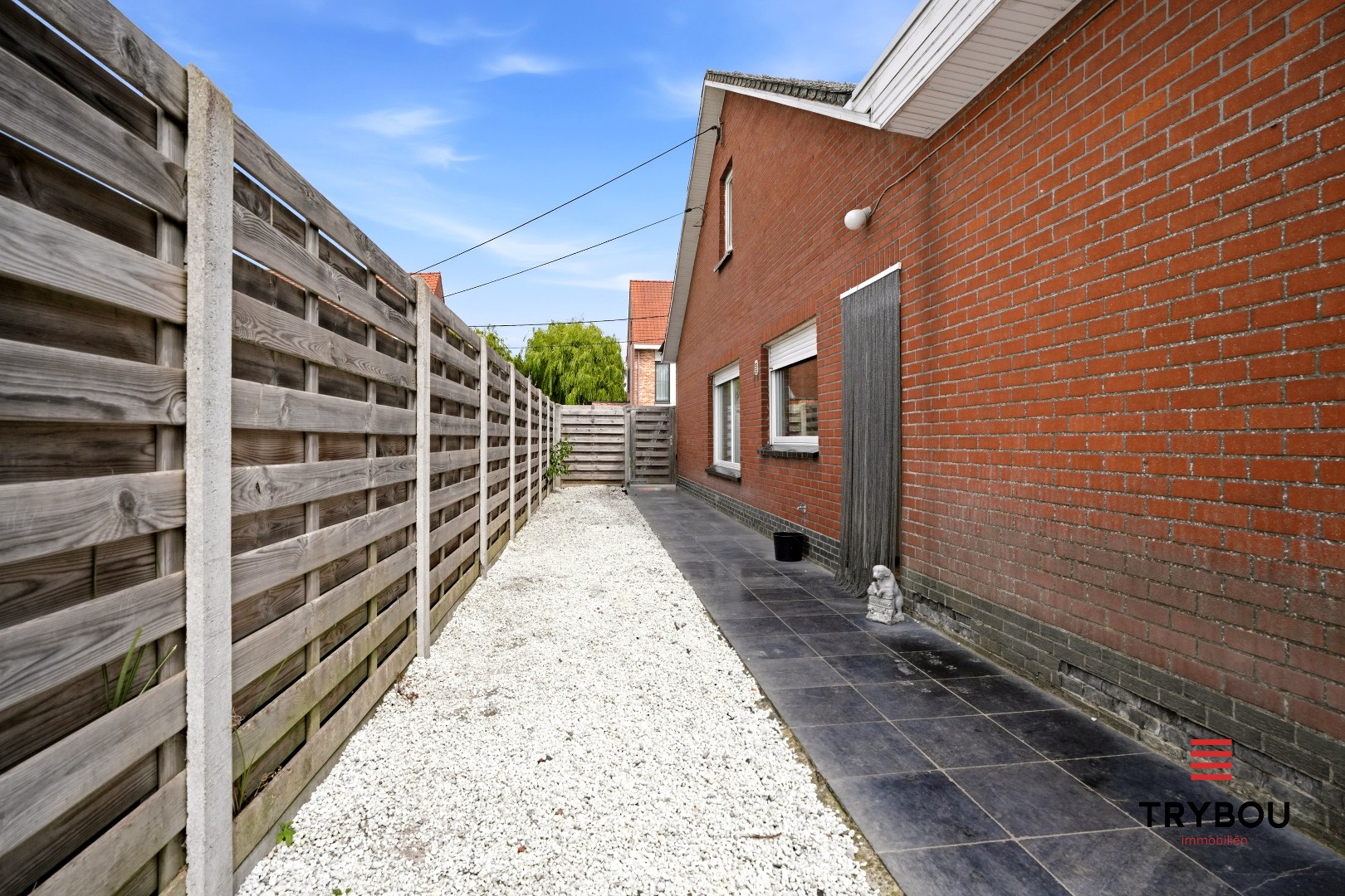 Rustig gelegen woning met 3 slaapkamers, garage en zolder in Houthulst - foto 2