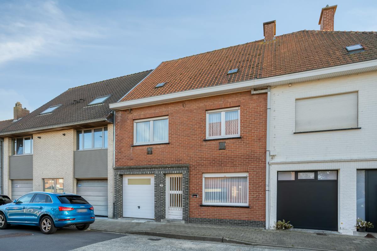 Ruim huis met potentieel centraal te Roeselare! - foto 1