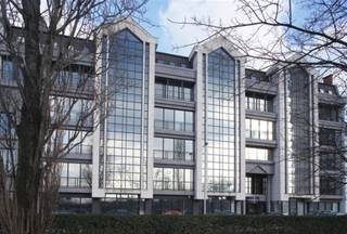 Ruime instapklare kantoorruimtes gelegen het kantorencomplex 'Gateway House' op de Singel te Antwerpen. Deze ruimtes zijn voorzien van...