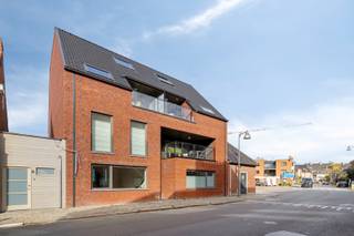 --- 21% BTW? DAT IS PASSÉ! KOOP NU AAN 6% BTW! ------ BESPAAR TIENDUIZENDEN EURO'S !!! ---Welkom in het charmante Ruddervoorde. Dit instapklaar...