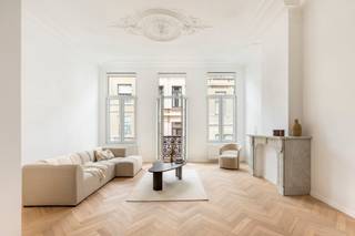 In de charmante Moonsstraat 26 (2018 Antwerpen) vinden we dit prachtig gerenoveerde appartement van 68 m² terug (bron: EPC), gelegen in...